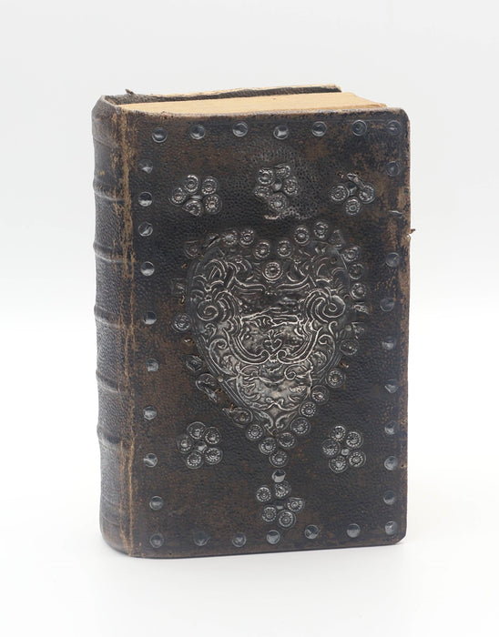 ELABORATE BINDING WITH METAL FURNITURE